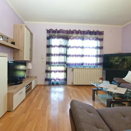 Apartment Nadia 1844 Pula