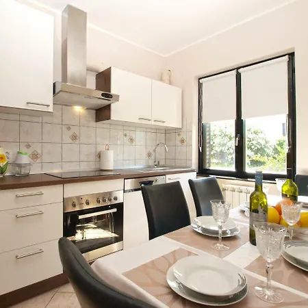 Apartment Nadia 1844 Pula