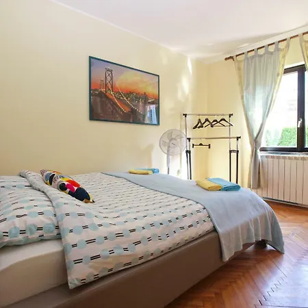 Nadia 1844 Apartman